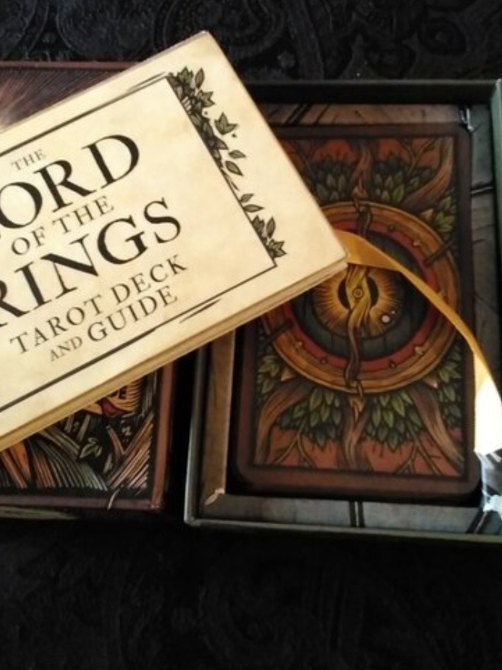 The Lord Of The Rings Tarot Deck And Guide - Picture 2 of 7